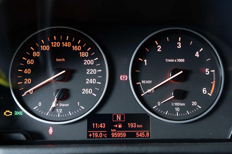 bmw-x1-2016-diesel-1496cc