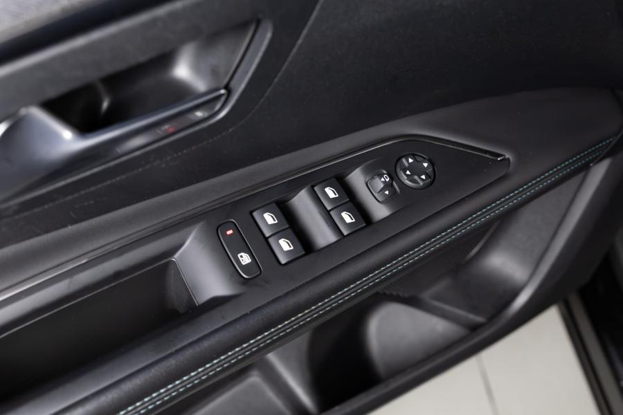 peugeot-3008-2023-hibrido-a-gasolina-1598cc