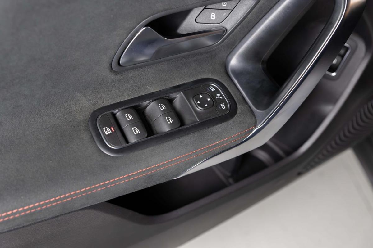 mercedes-benz-classe-a-2022-hibrido-a-gasolina-1332cc