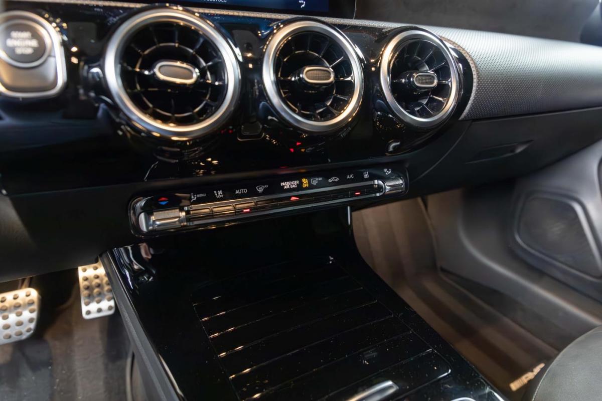 mercedes-benz-classe-a-2022-hibrido-a-gasolina-1332cc