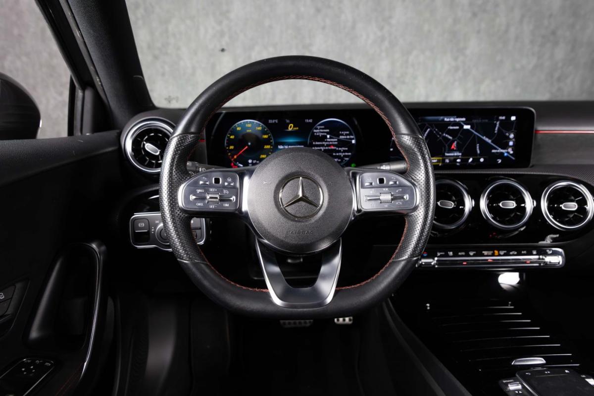 mercedes-benz-classe-a-2022-hibrido-a-gasolina-1332cc