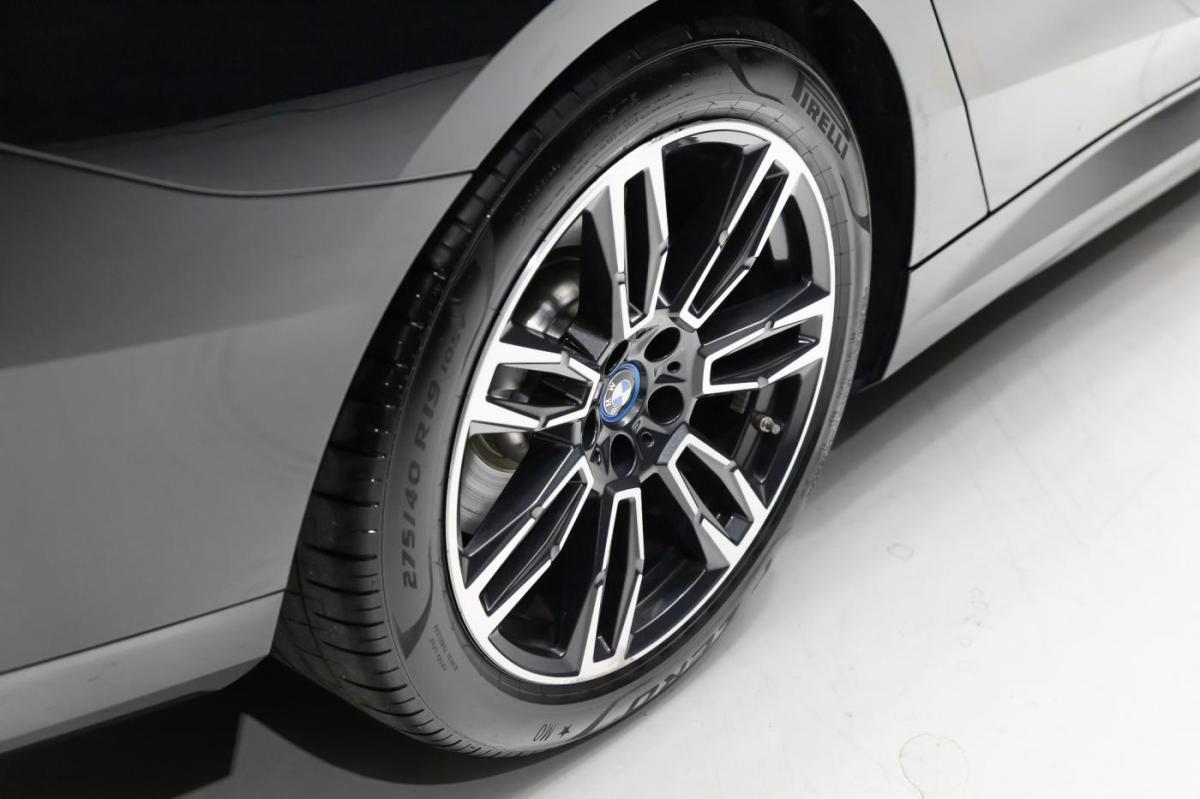 bmw-i3-2024-eletrico-0cc