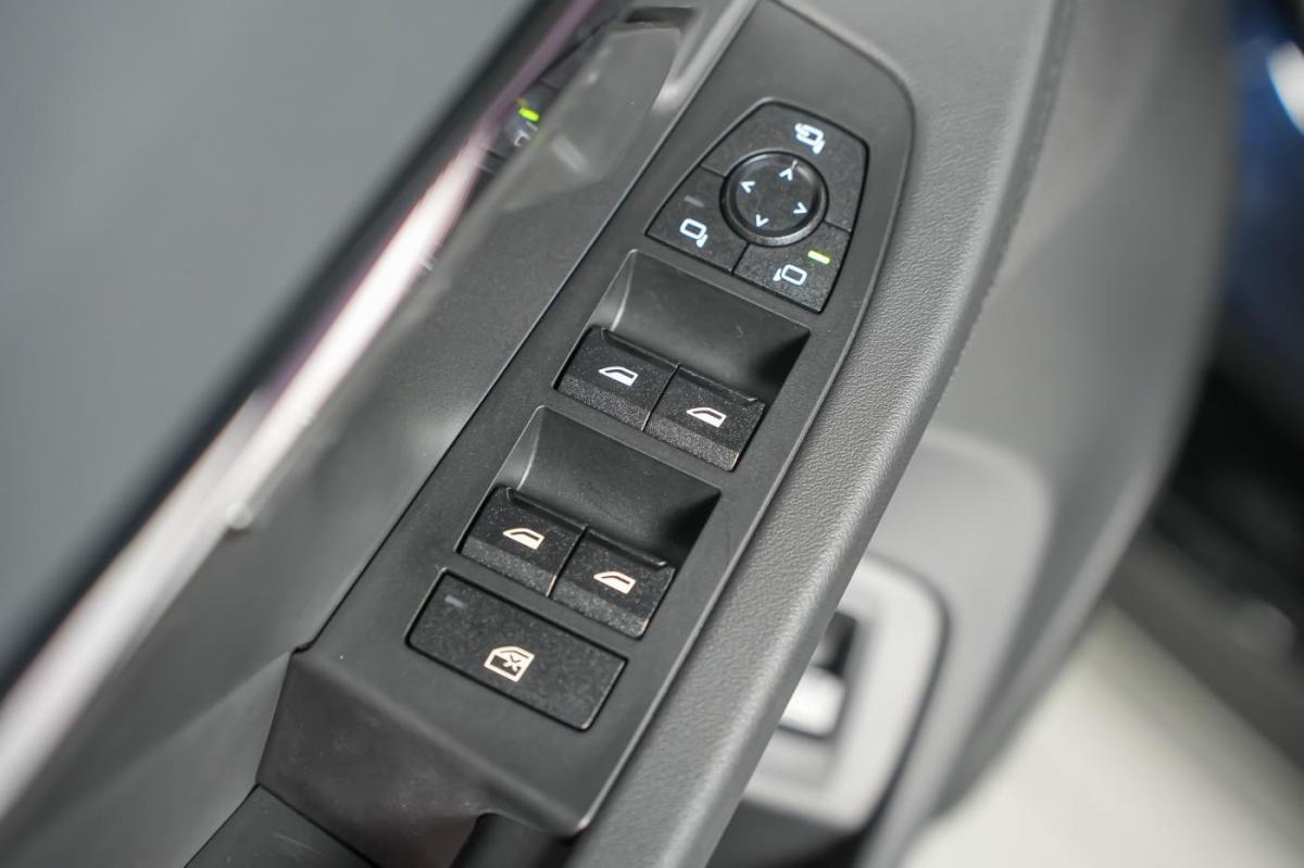 bmw-i3-2024-eletrico-0cc