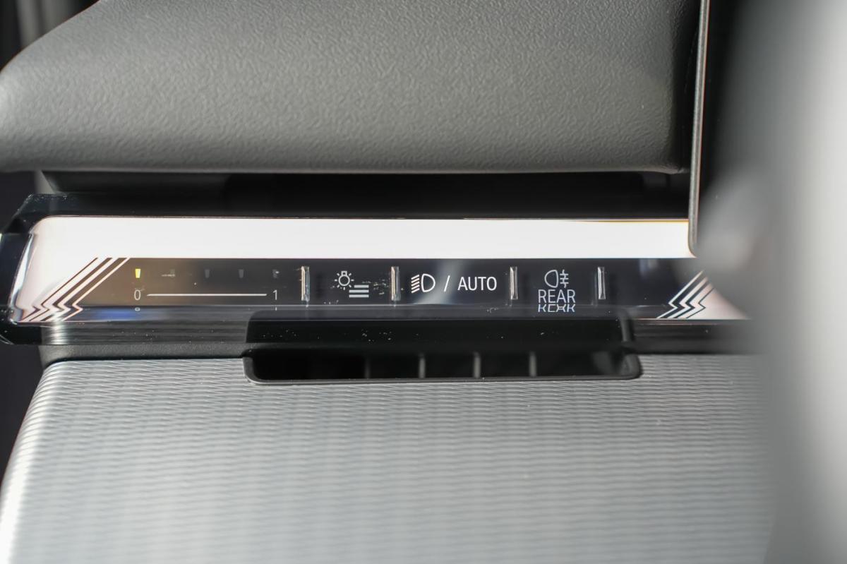 bmw-i3-2024-eletrico-0cc