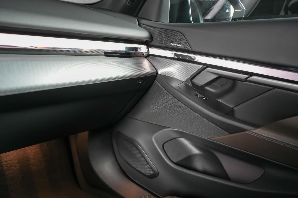 bmw-i3-2024-eletrico-0cc