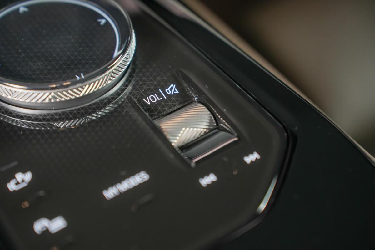 bmw-i3-2024-eletrico-0cc