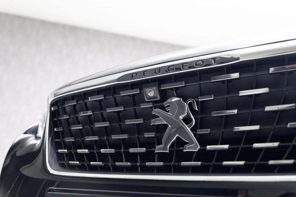 peugeot-5008-2018-diesel-1499cc