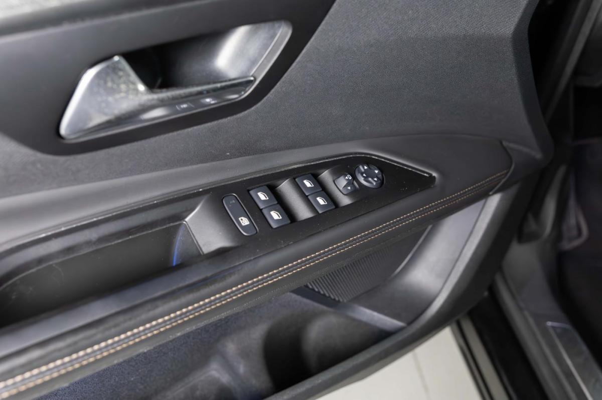 peugeot-5008-2018-diesel-1499cc