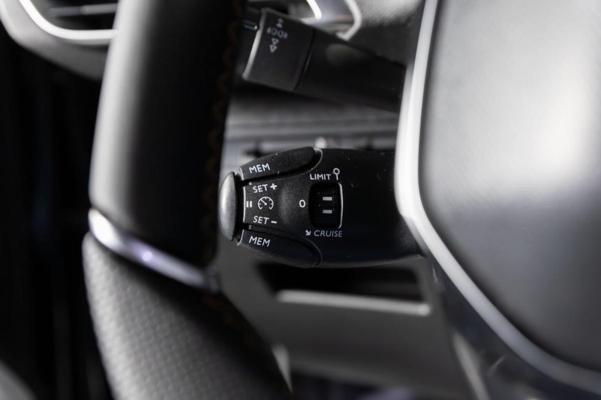 peugeot-5008-2018-diesel-1499cc