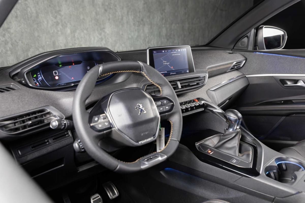 peugeot-5008-2018-diesel-1499cc