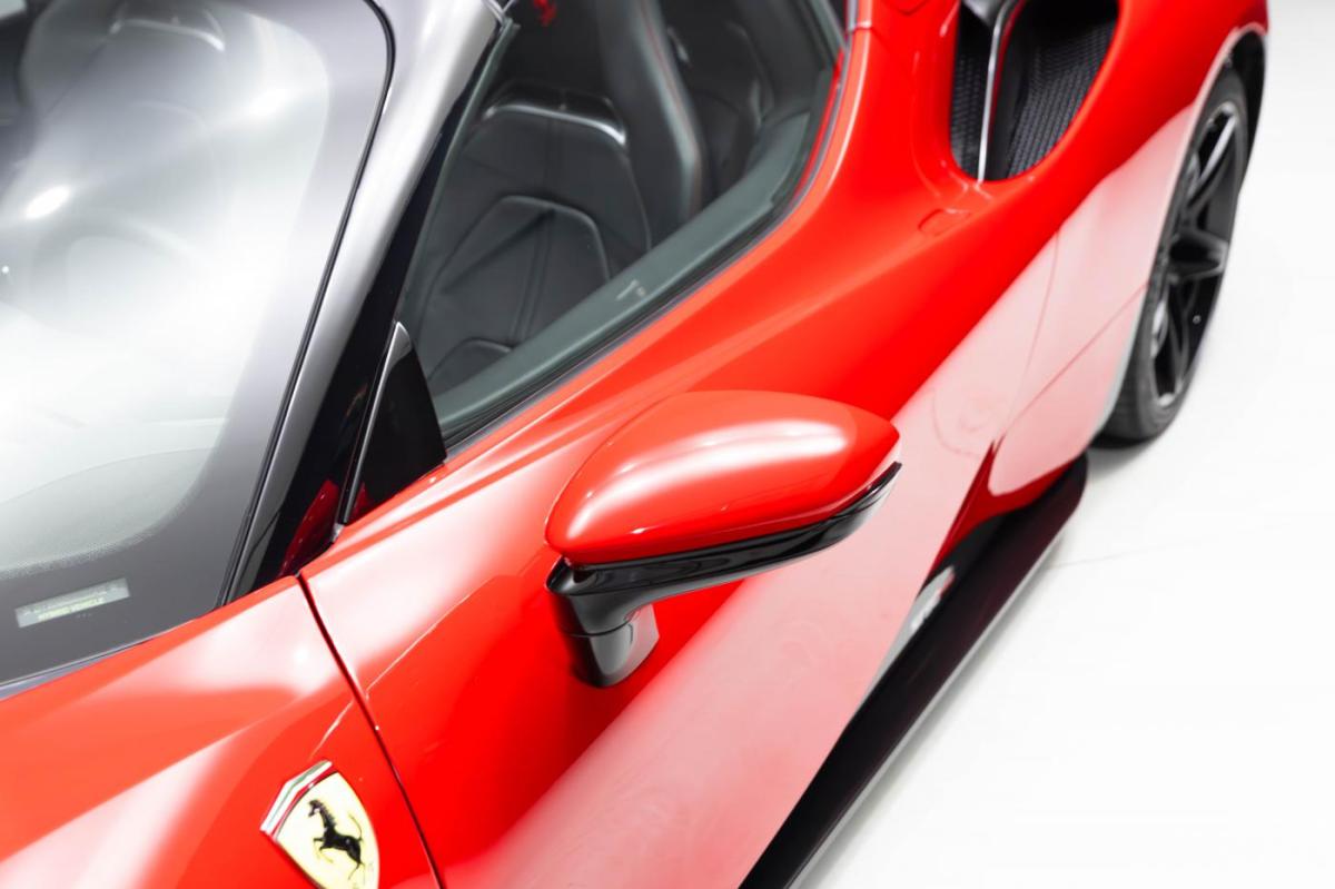 ferrari-sf90-2024-hibrido-a-gasolina-3990cc