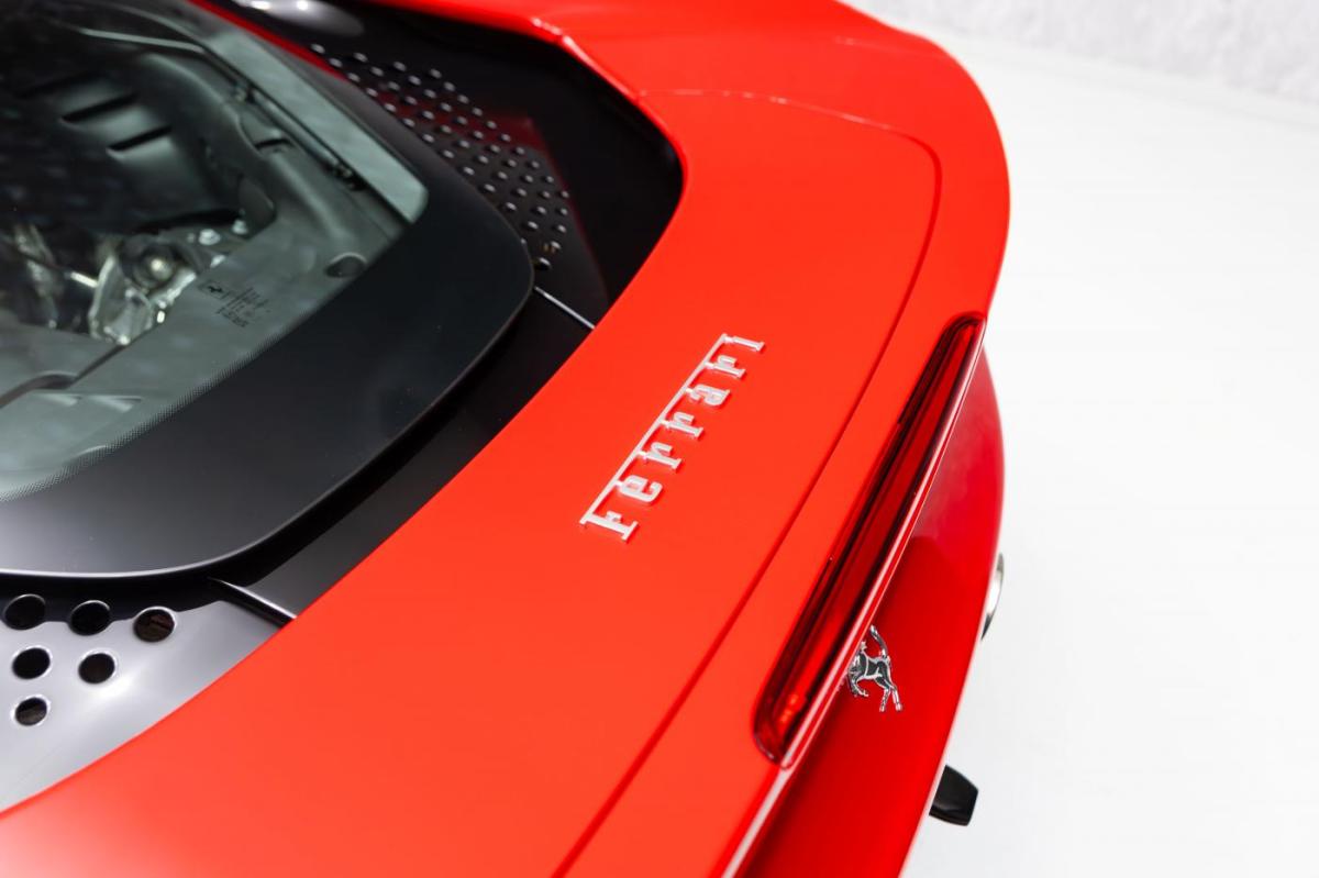 ferrari-sf90-2024-hibrido-a-gasolina-3990cc