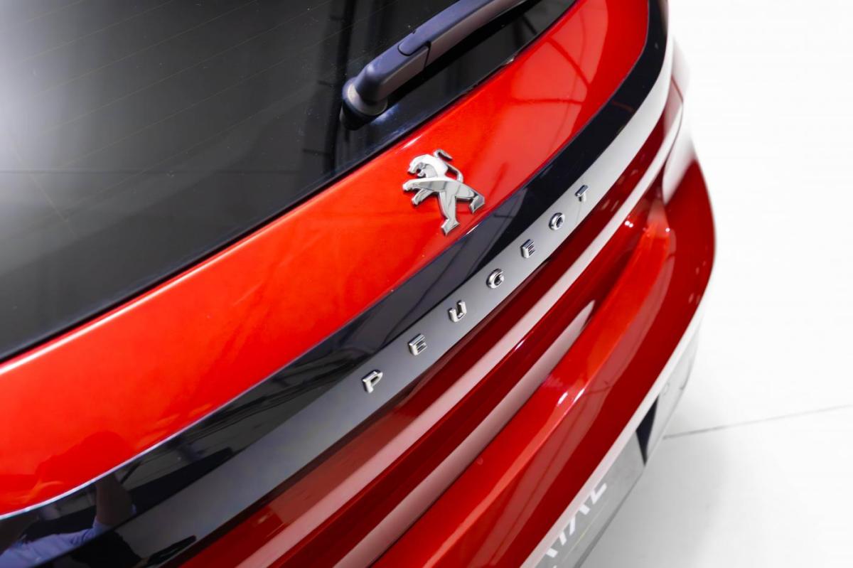 peugeot-208-2023-gasolina-1199cc