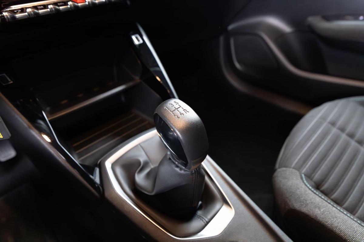 peugeot-208-2023-gasolina-1199cc