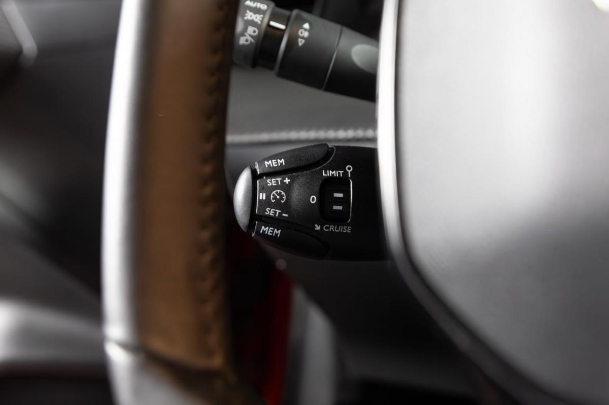 peugeot-208-2023-gasolina-1199cc