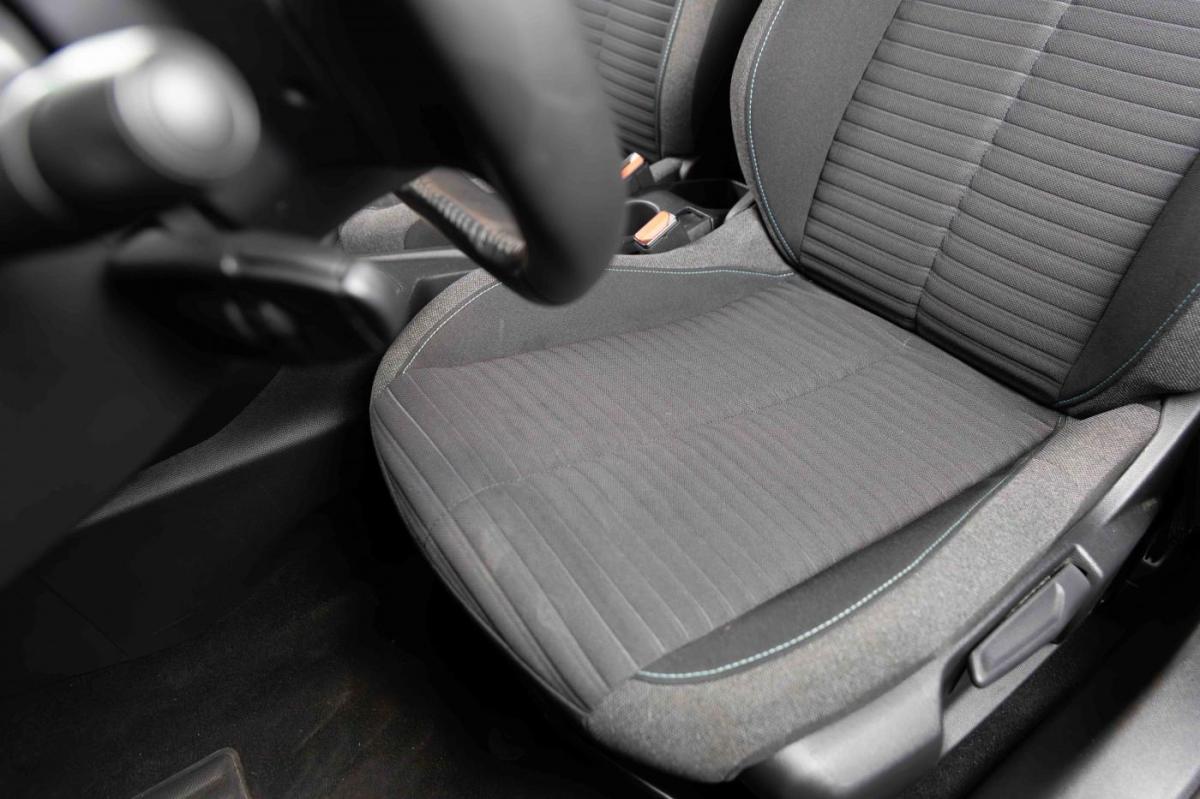 peugeot-208-2023-gasolina-1199cc