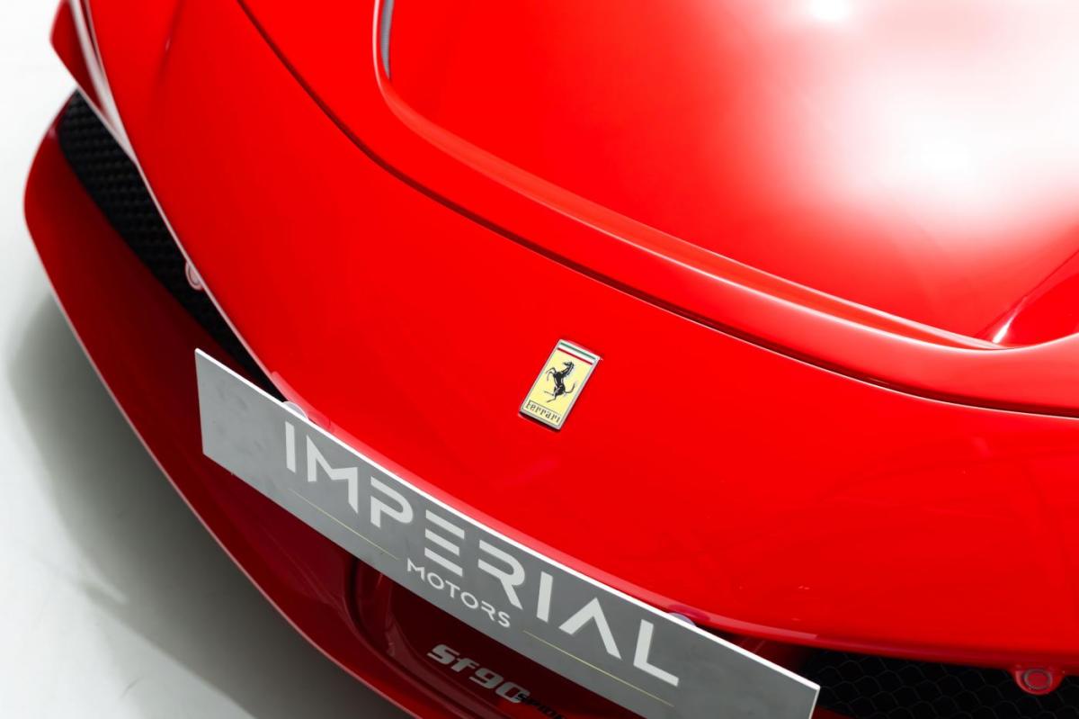 ferrari-sf90-2024-hibrido-a-gasolina-3990cc