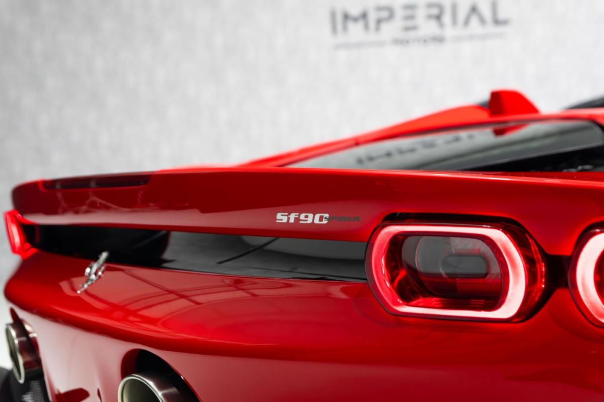 ferrari-sf90-2024-hibrido-a-gasolina-3990cc