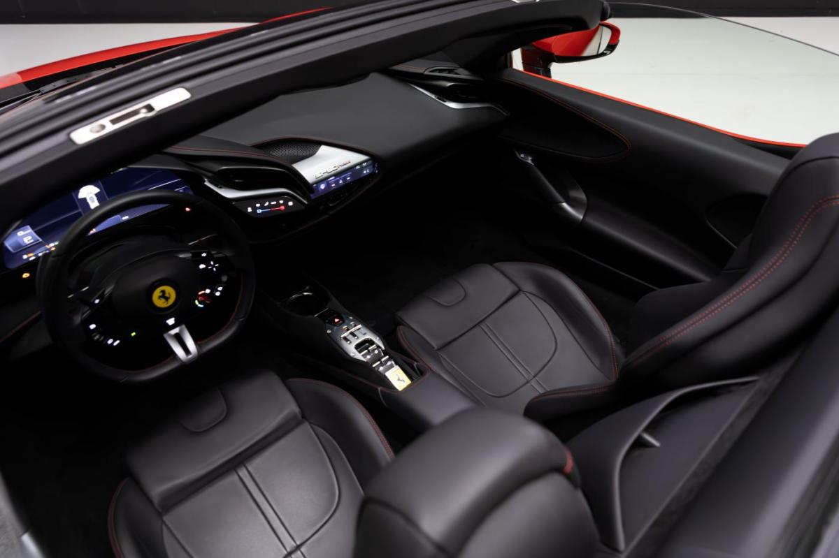ferrari-sf90-2024-hibrido-a-gasolina-3990cc