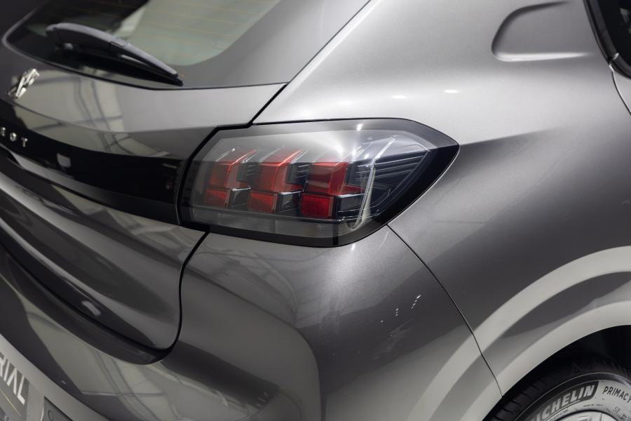 peugeot-208-2022-gasolina-1199cc