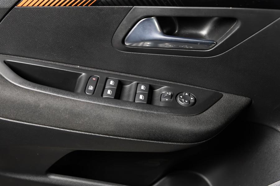peugeot-208-2022-gasolina-1199cc