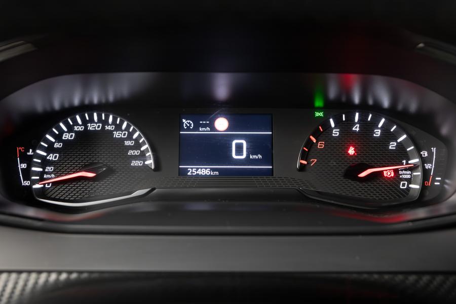 peugeot-208-2022-gasolina-1199cc