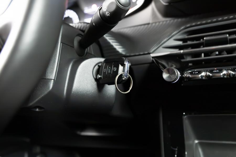 peugeot-208-2022-gasolina-1199cc