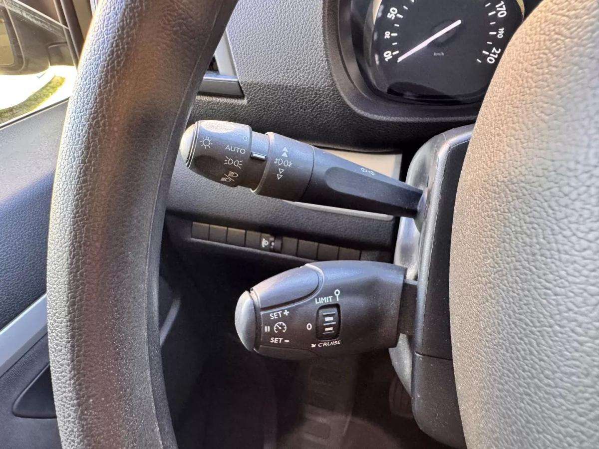 peugeot-traveller-2022-diesel-1499cc