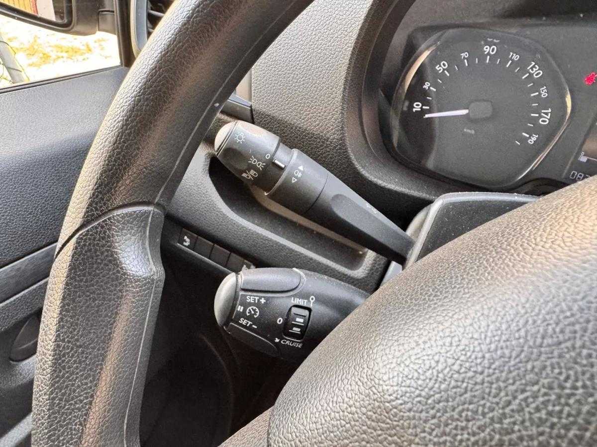 peugeot-expert-2024-diesel-1499cc