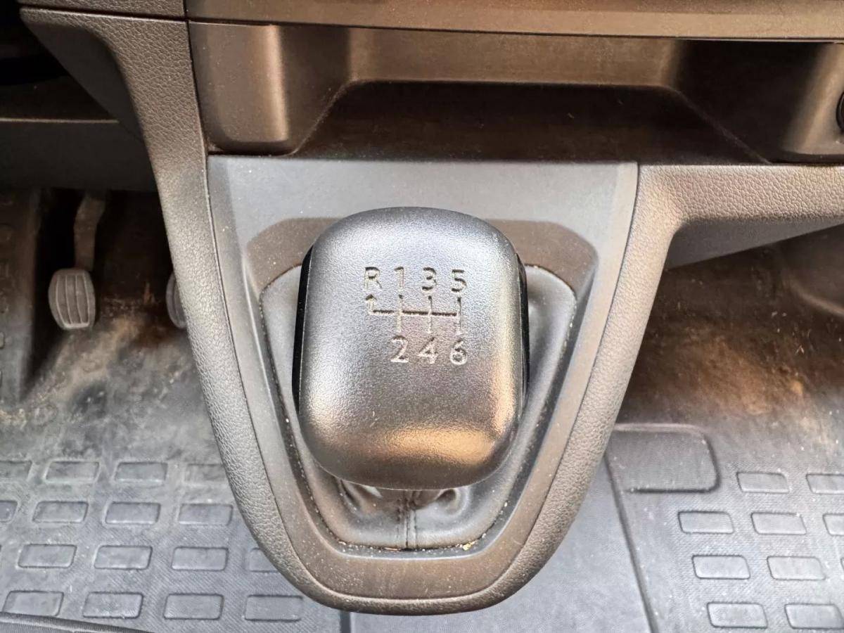 peugeot-expert-2024-diesel-1499cc