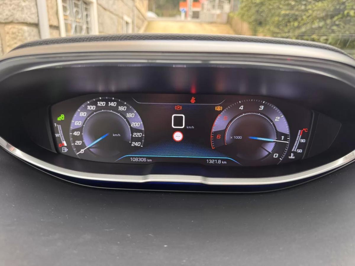 peugeot-5008-2018-diesel-1499cc