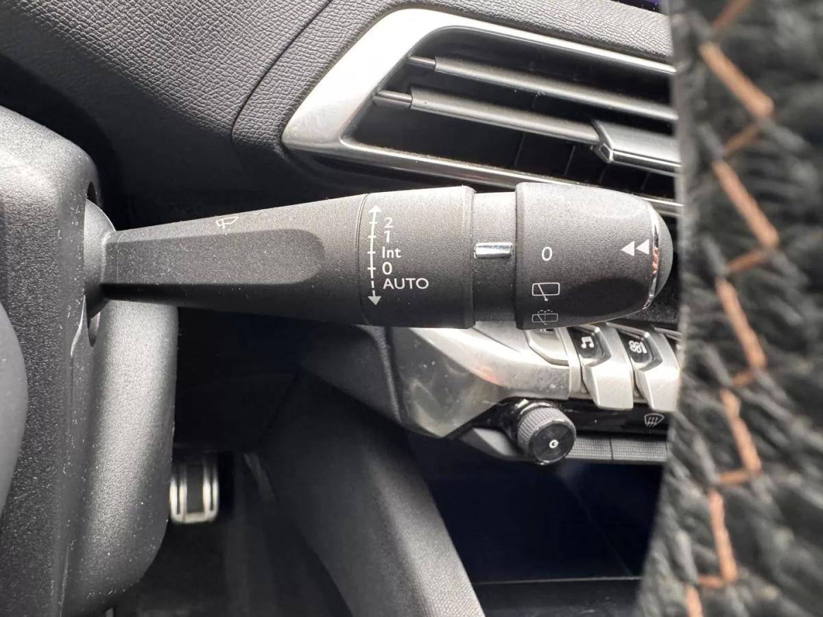peugeot-5008-2018-diesel-1499cc