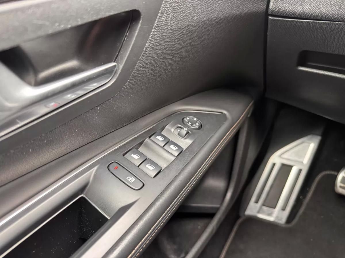 peugeot-5008-2018-diesel-1499cc