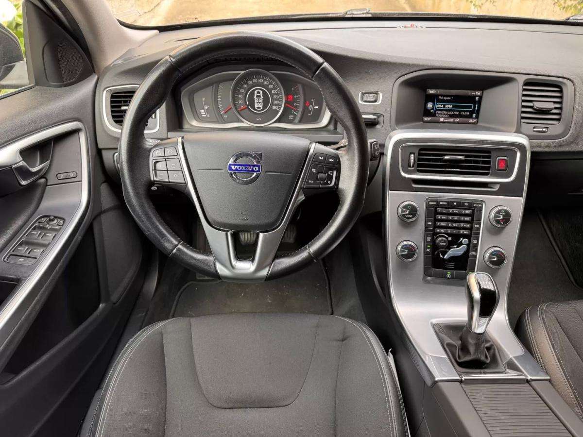 volvo-v60-2017-diesel-1969cc
