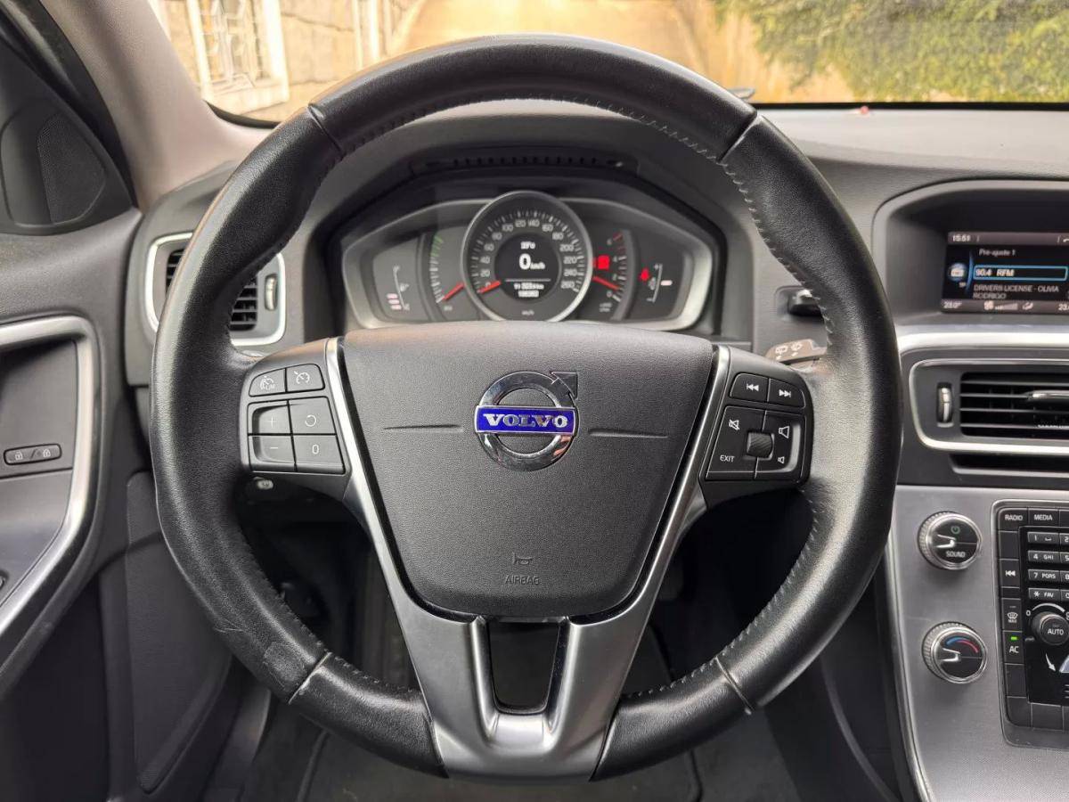 volvo-v60-2017-diesel-1969cc