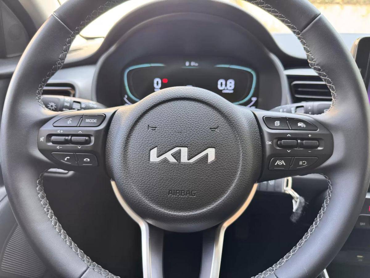 kia-stonic-2025-gasolina-998cc