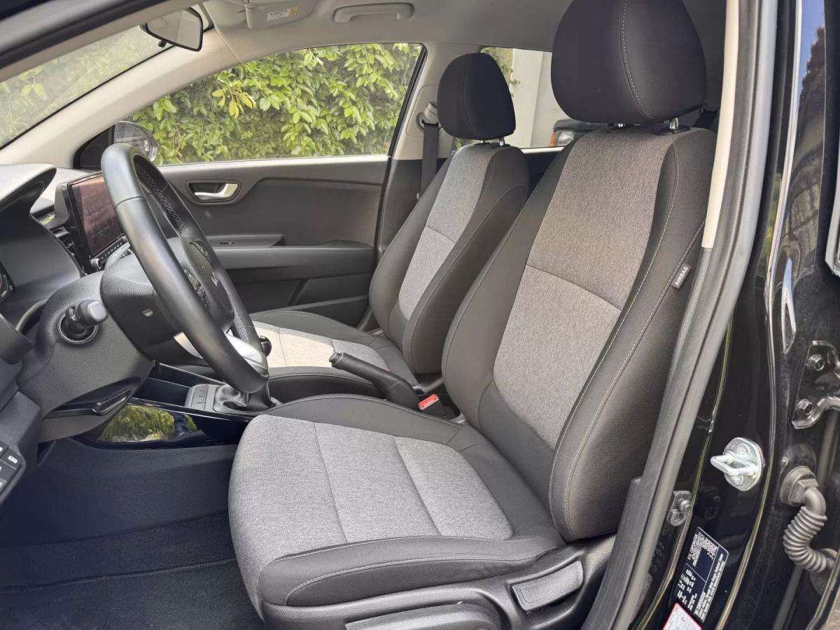 kia-stonic-2025-gasolina-1197cc