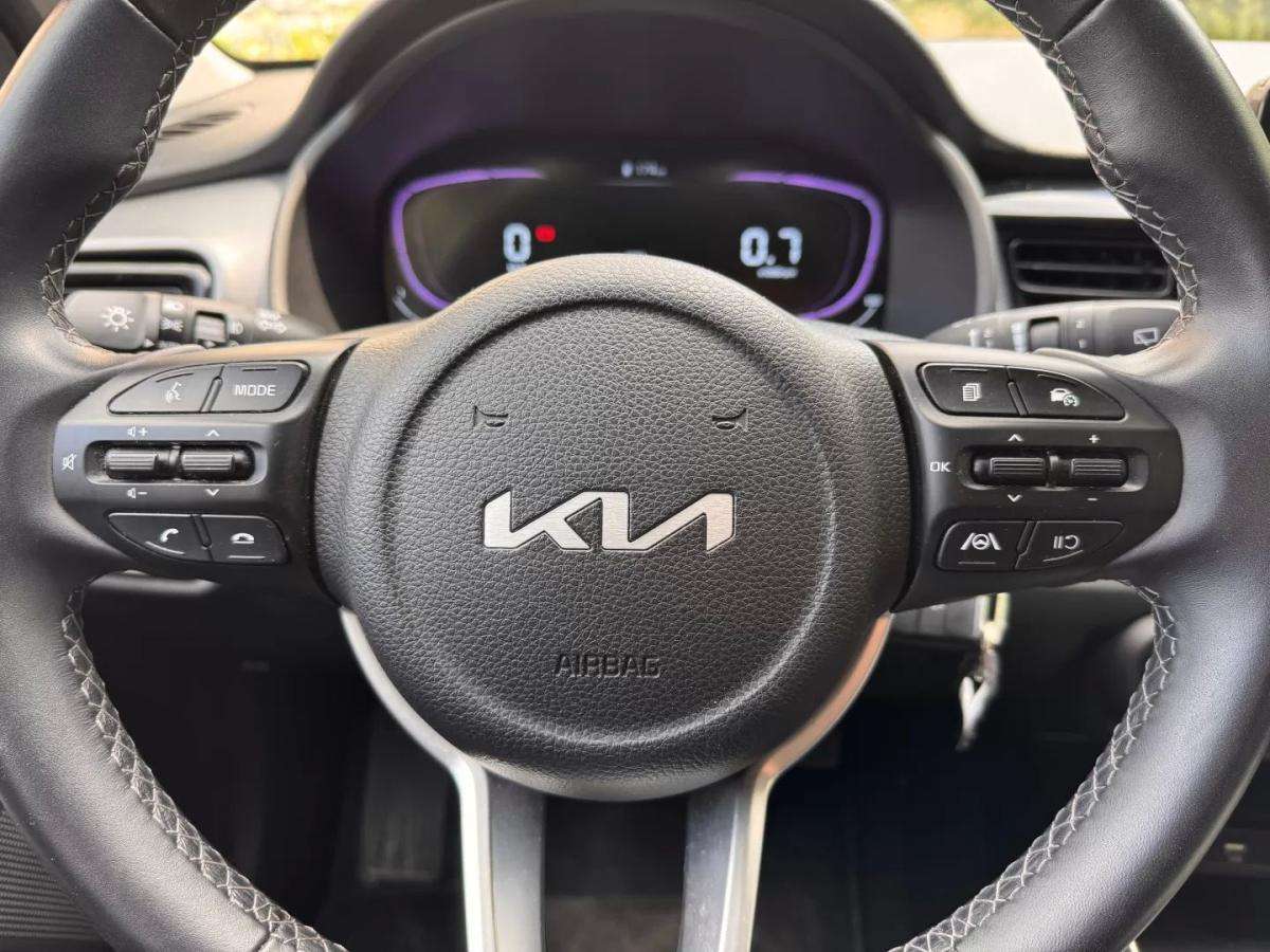 kia-stonic-2025-gasolina-1197cc