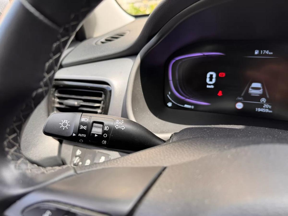 kia-stonic-2025-gasolina-1197cc