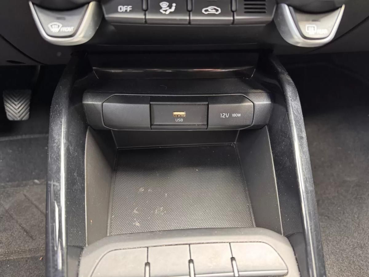 kia-stonic-2025-gasolina-1197cc