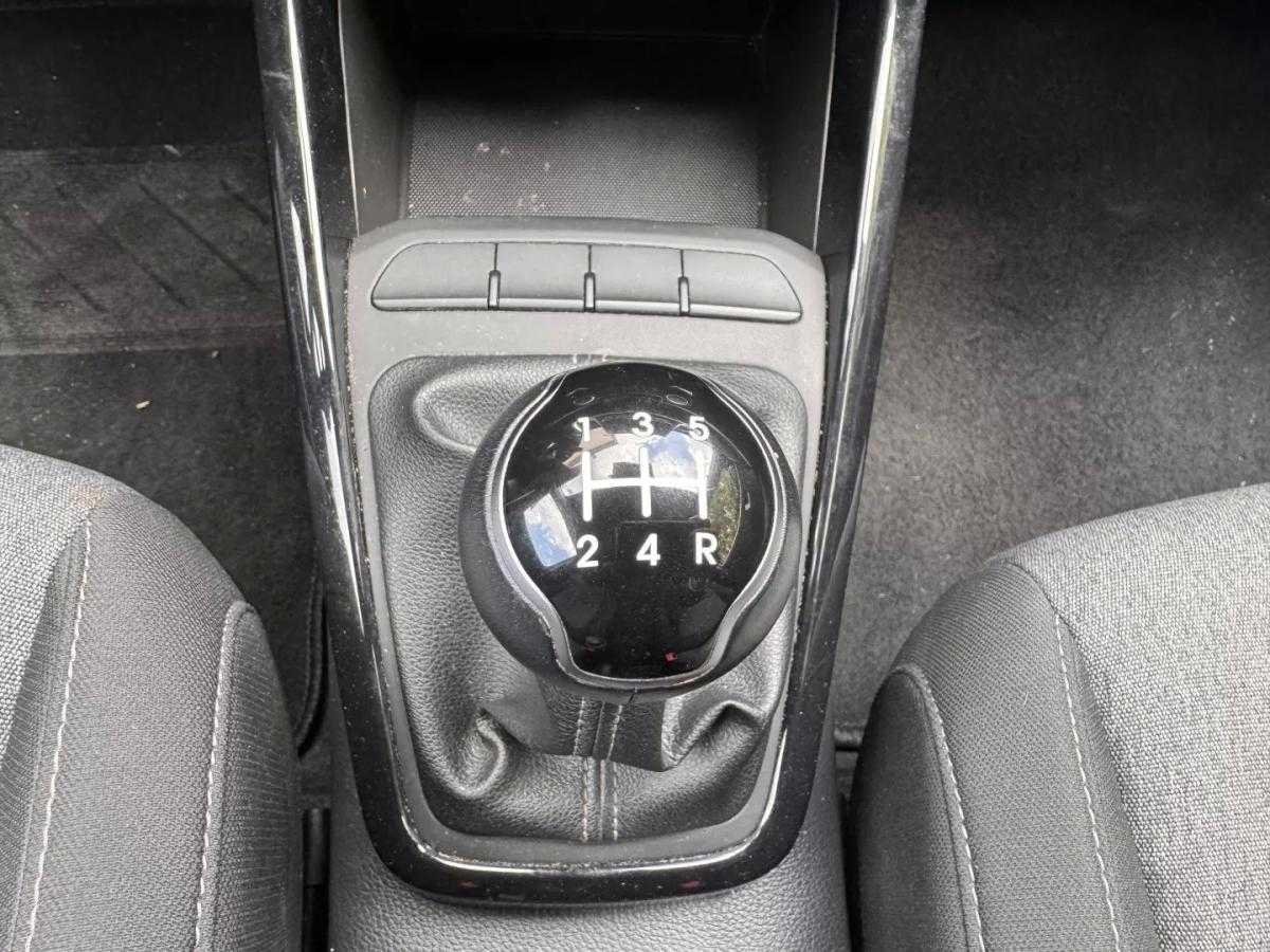 kia-stonic-2025-gasolina-1197cc