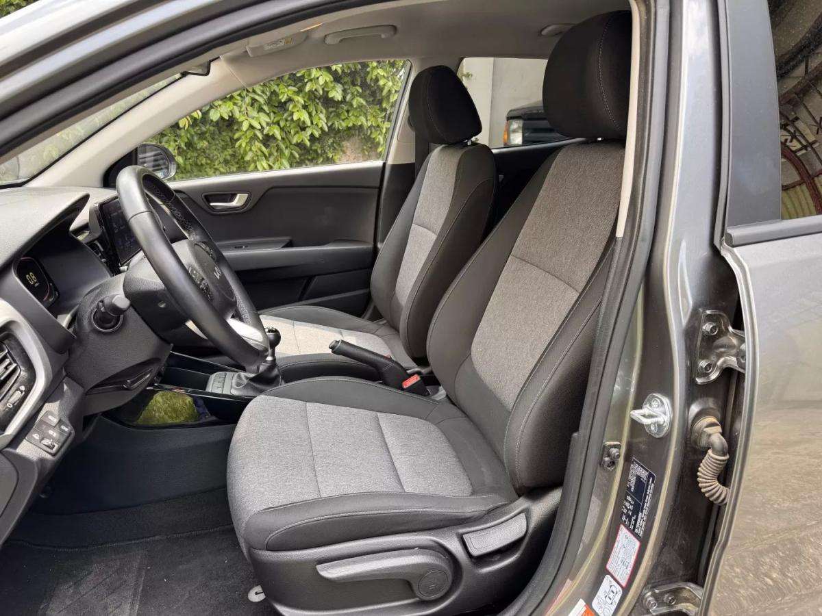 kia-stonic-2025-gasolina-1197cc