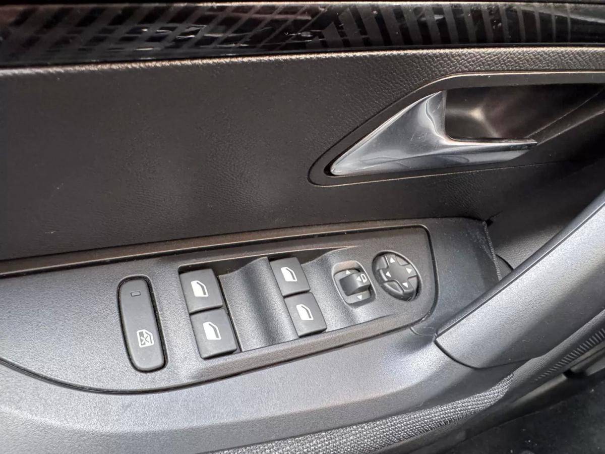 peugeot-2008-2025-gasolina-1199cc