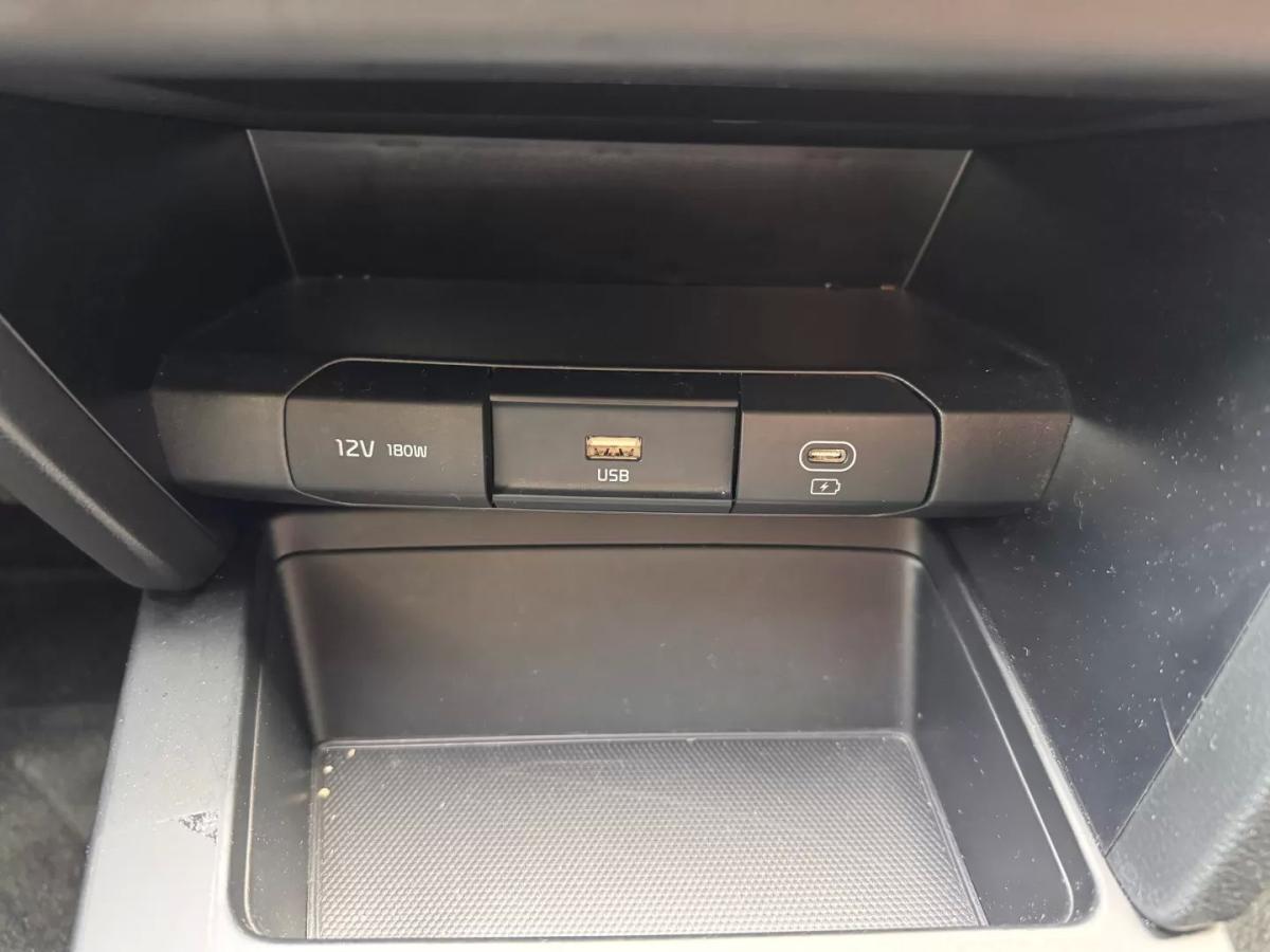 kia-xceed-2025-gasolina-998cc