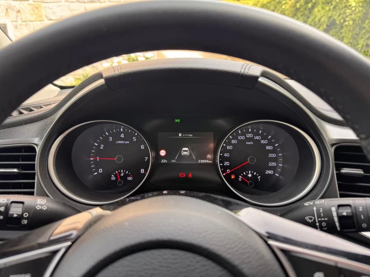 kia-xceed-2025-gasolina-998cc