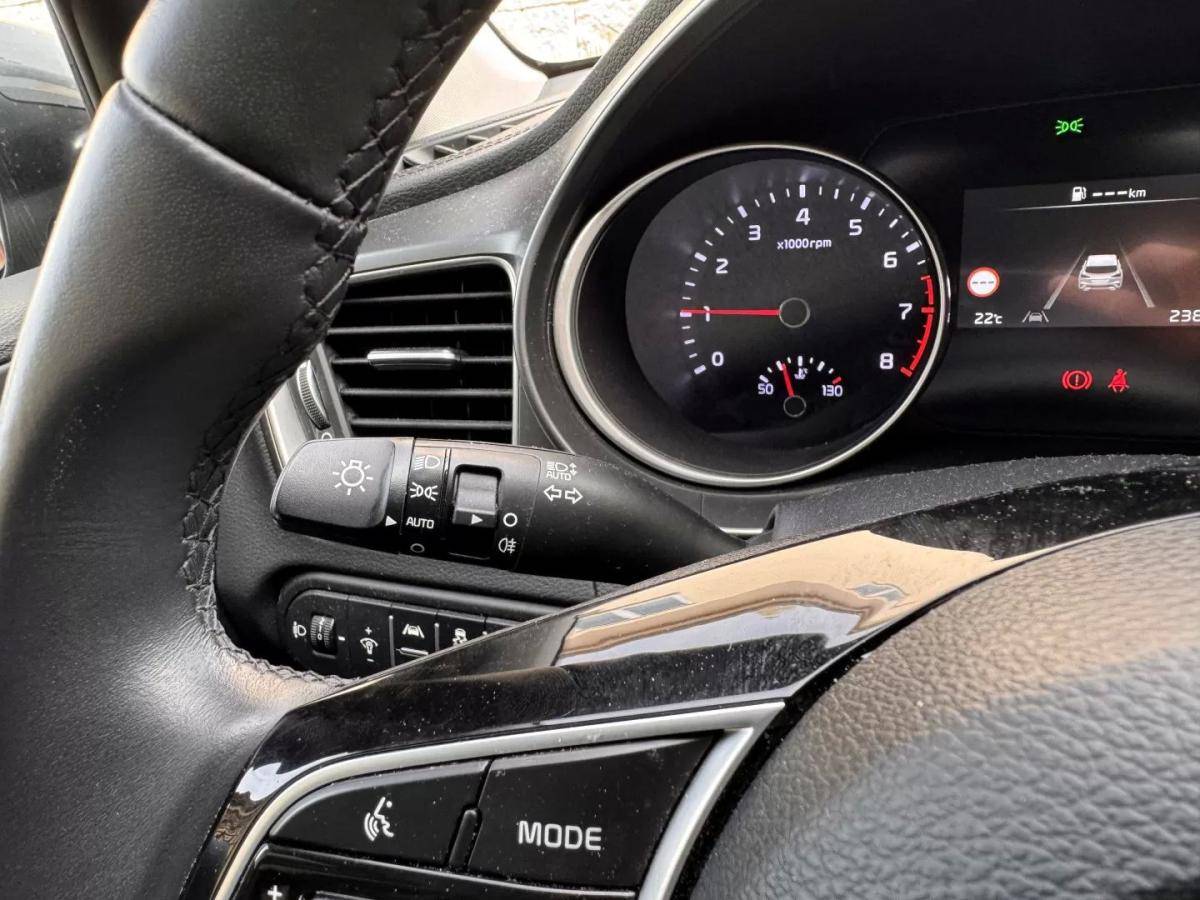kia-xceed-2025-gasolina-998cc