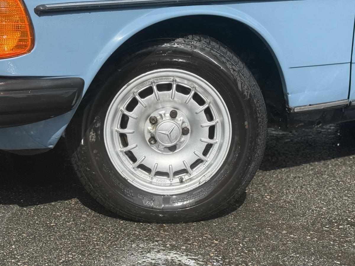 mercedes-benz-w123-240-d-lwb-1980-diesel-2404cc