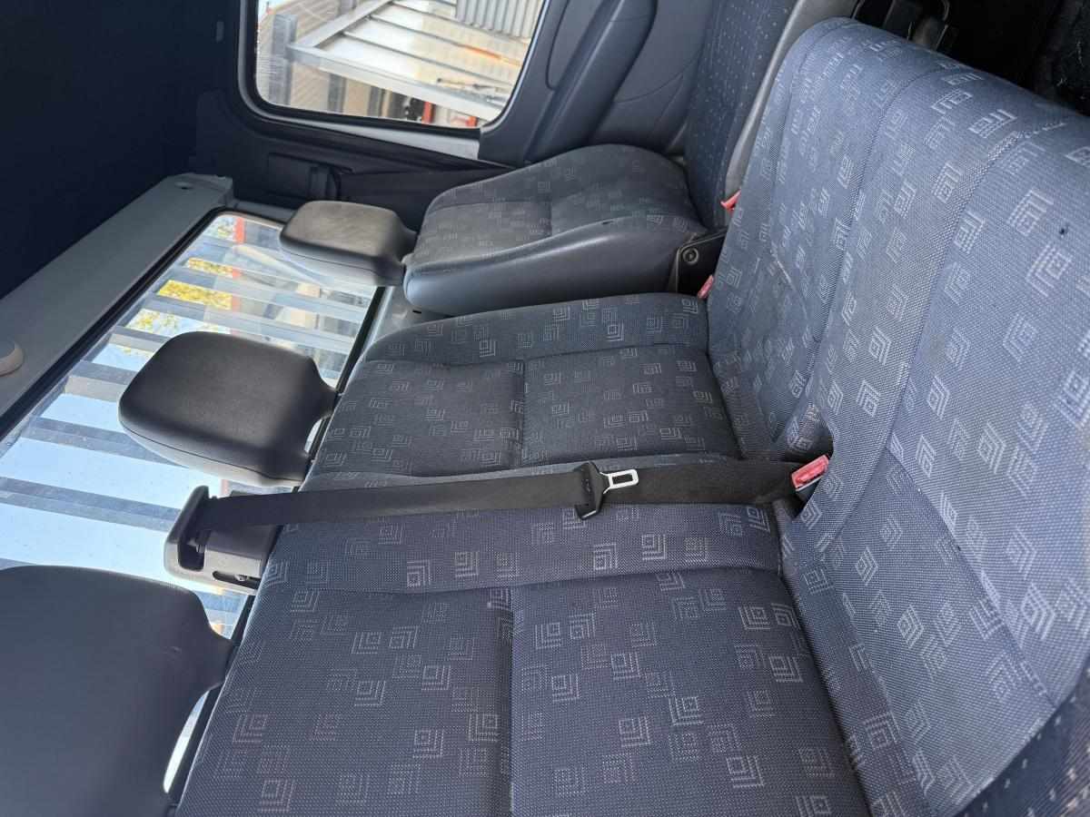 mercedes-benz-sprinter-216-cdi-2-7-4x4-2006-diesel-2685cc