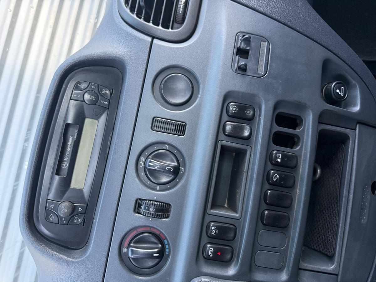 mercedes-benz-sprinter-216-cdi-2-7-4x4-2006-diesel-2685cc