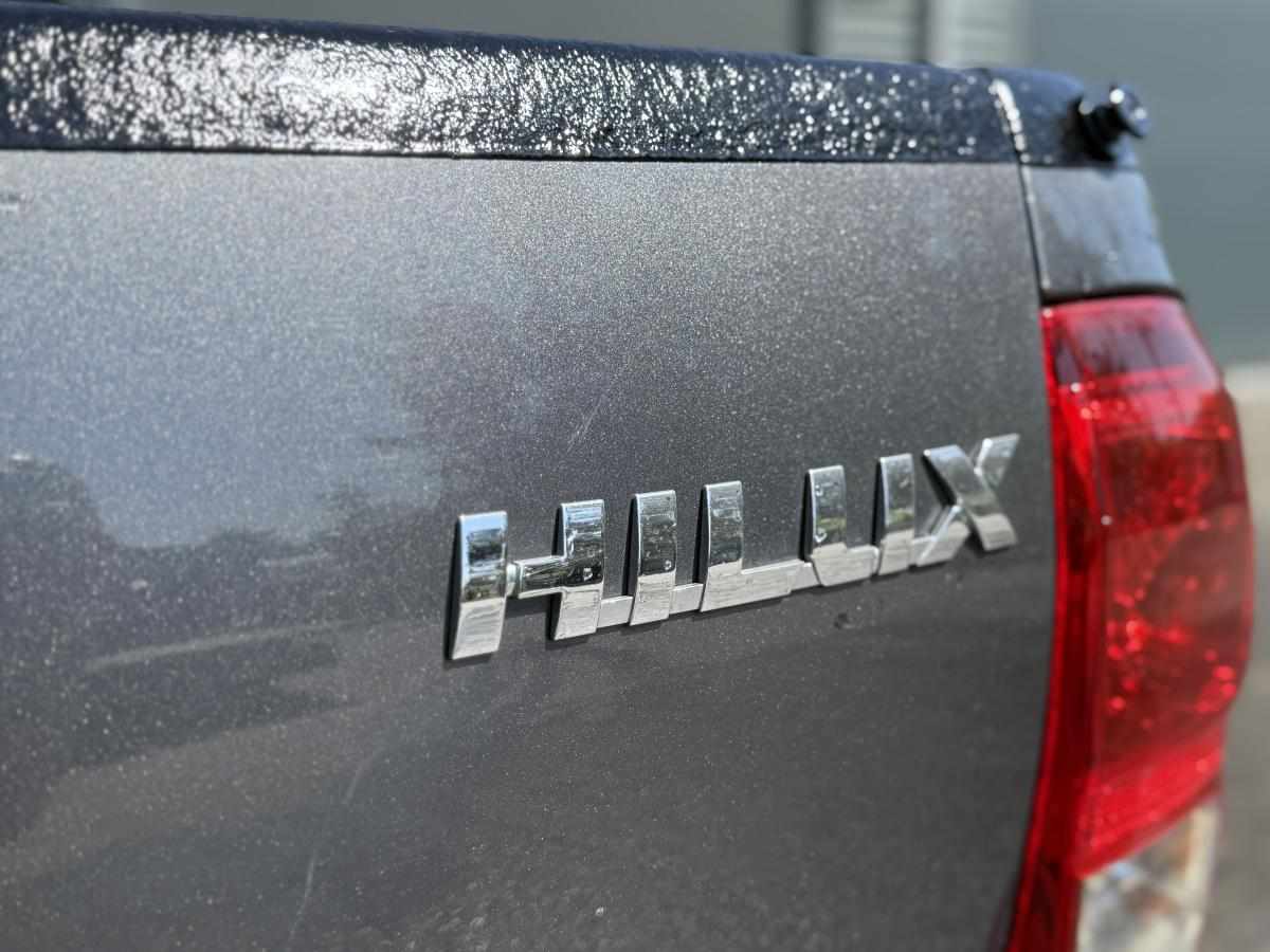 toyota-hilux-2-4-2016-diesel-2393cc
